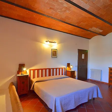 In Tuscany With Pool And Wine Tasting